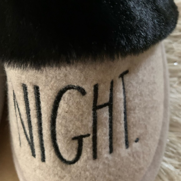 RAE DUNN Good Night Slippers NWT, sz Small 5-6, taupe & black, - Picture 6 of 9